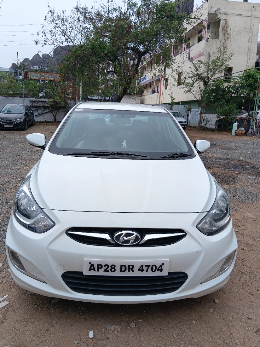 2013 Hyundai Verna